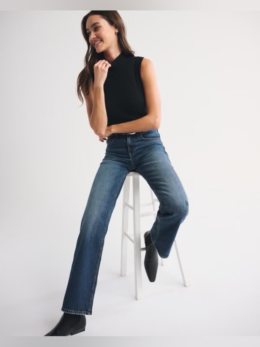 Abercrombie and Fitch 90’s Relaxed Jean High Rise Size 26 Short Dark Wash Denim
